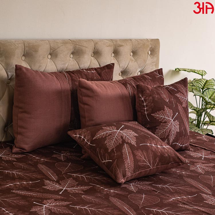 maroon leaf cotton bed cover2