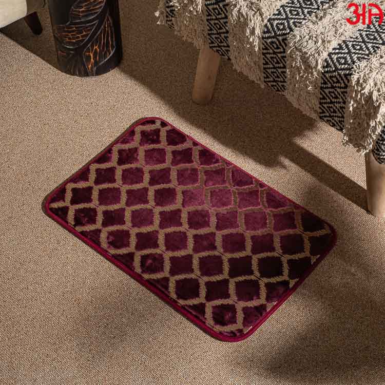 maroon gold diamond design doormat