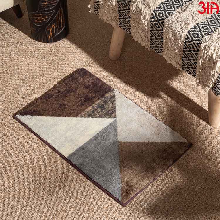 Multi triangle white brown doormat