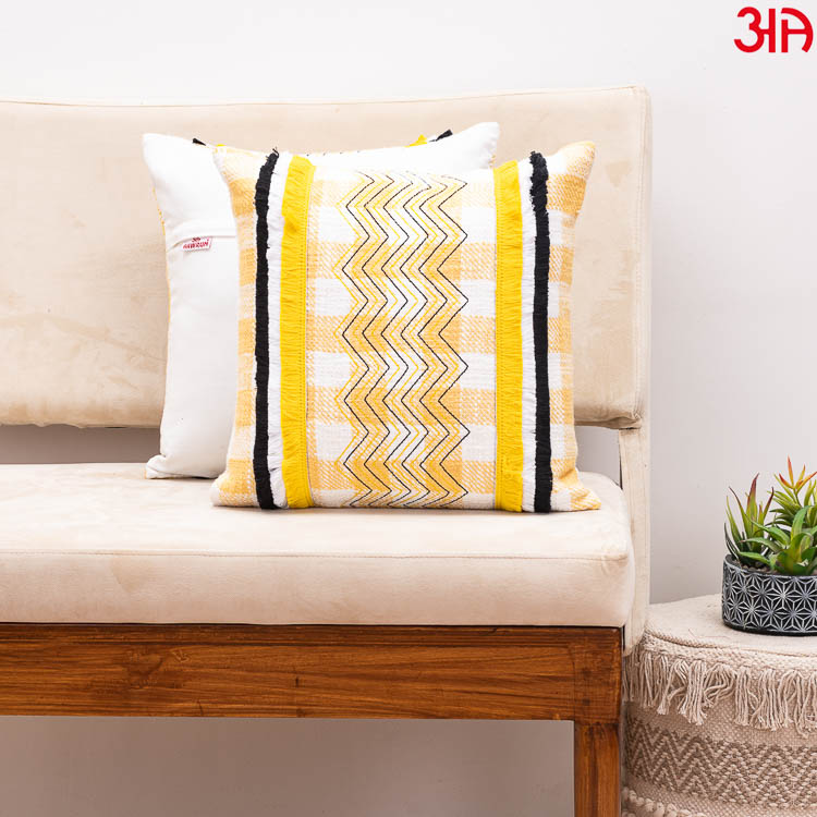 Handwoven Check Fringed Cushion Cover2