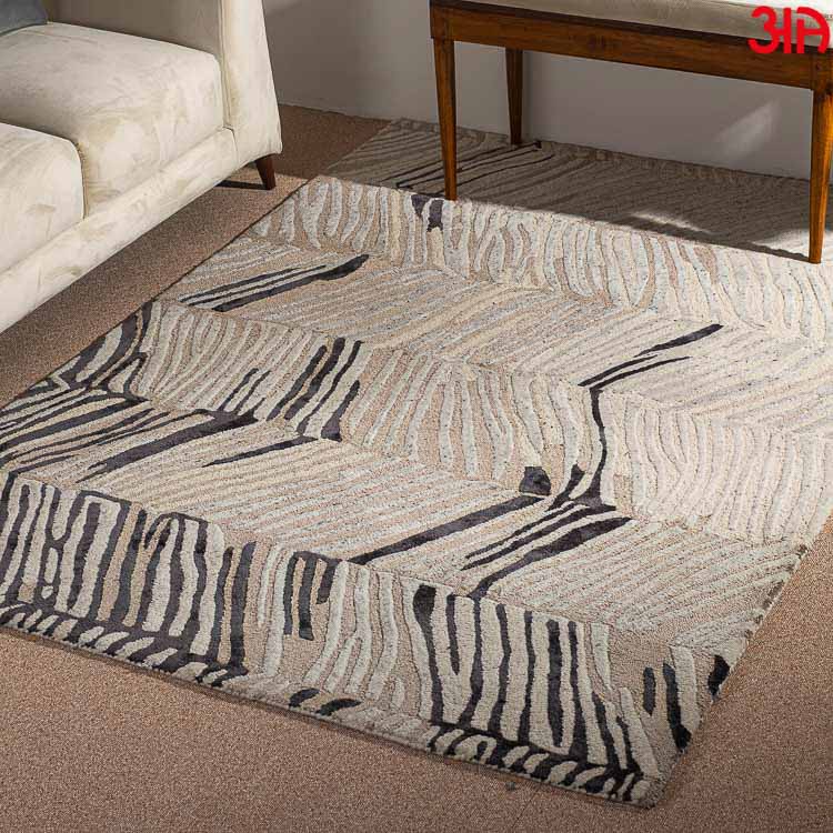 zig zag pattern woolen carpet