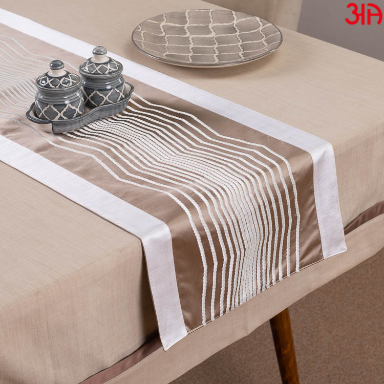 White Untwining Lines Bed Table Runner (16x24) Inch