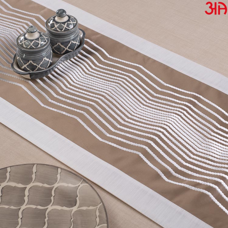 White Untwining Lines Bed Table Runner (16x24) Inch