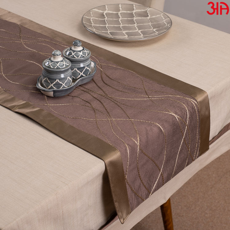 Tangled Lines Bed Table Runner (16x84) Inch