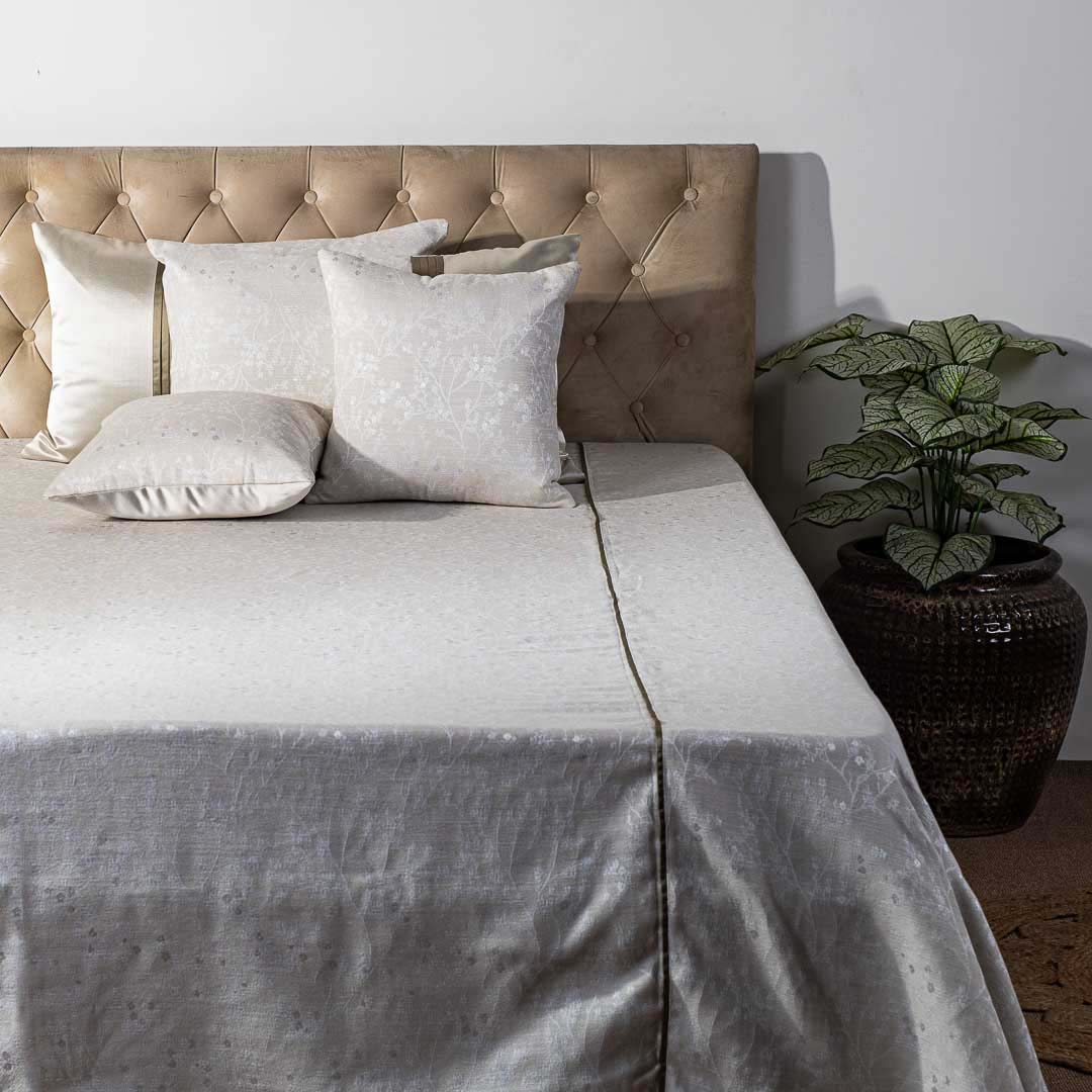 Premium King Size White Jacquard Mix (1+2+2) Bed Cover