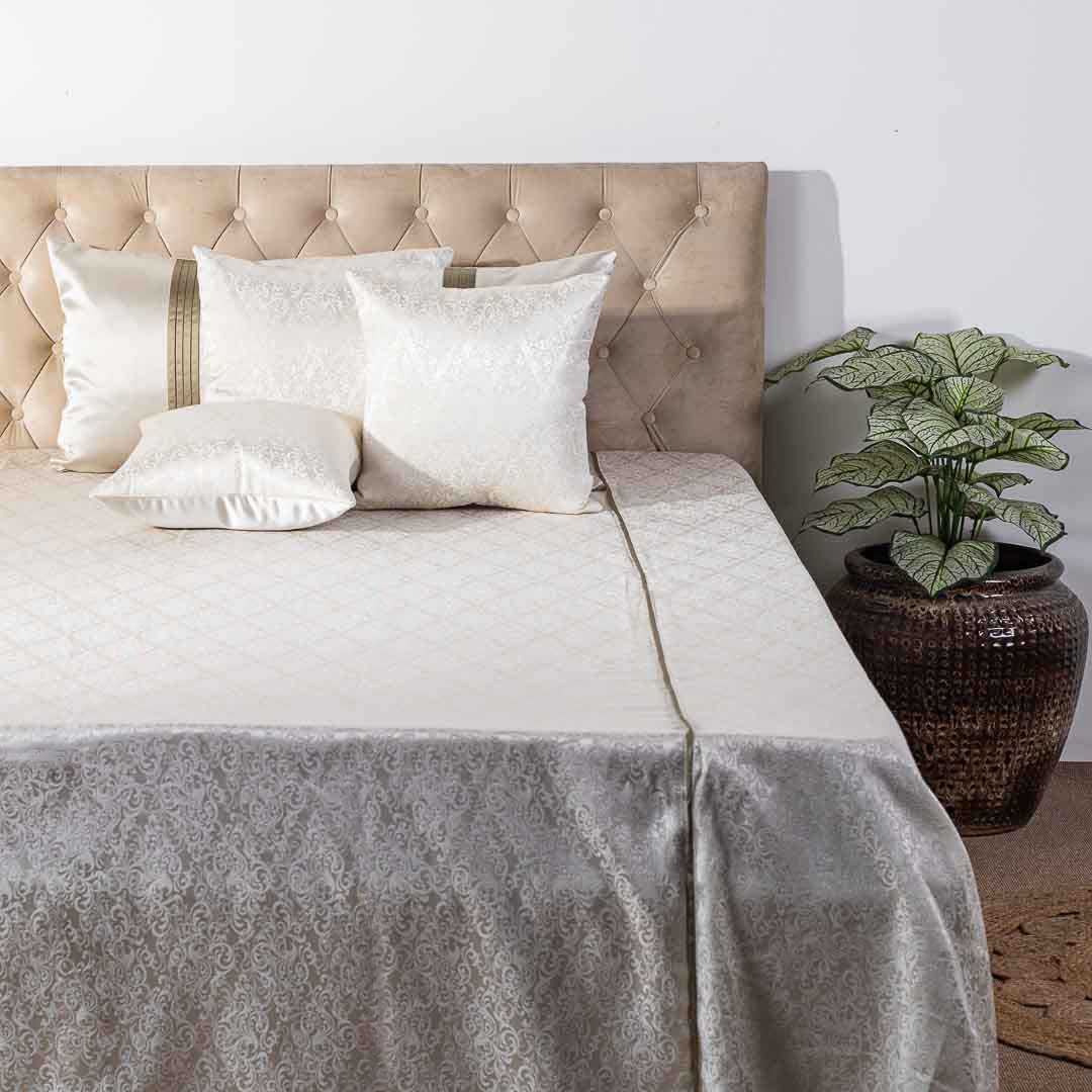 Premium King Size White- Sliver Jacquard Mix (1+2+2) Bed Cover Design Eight