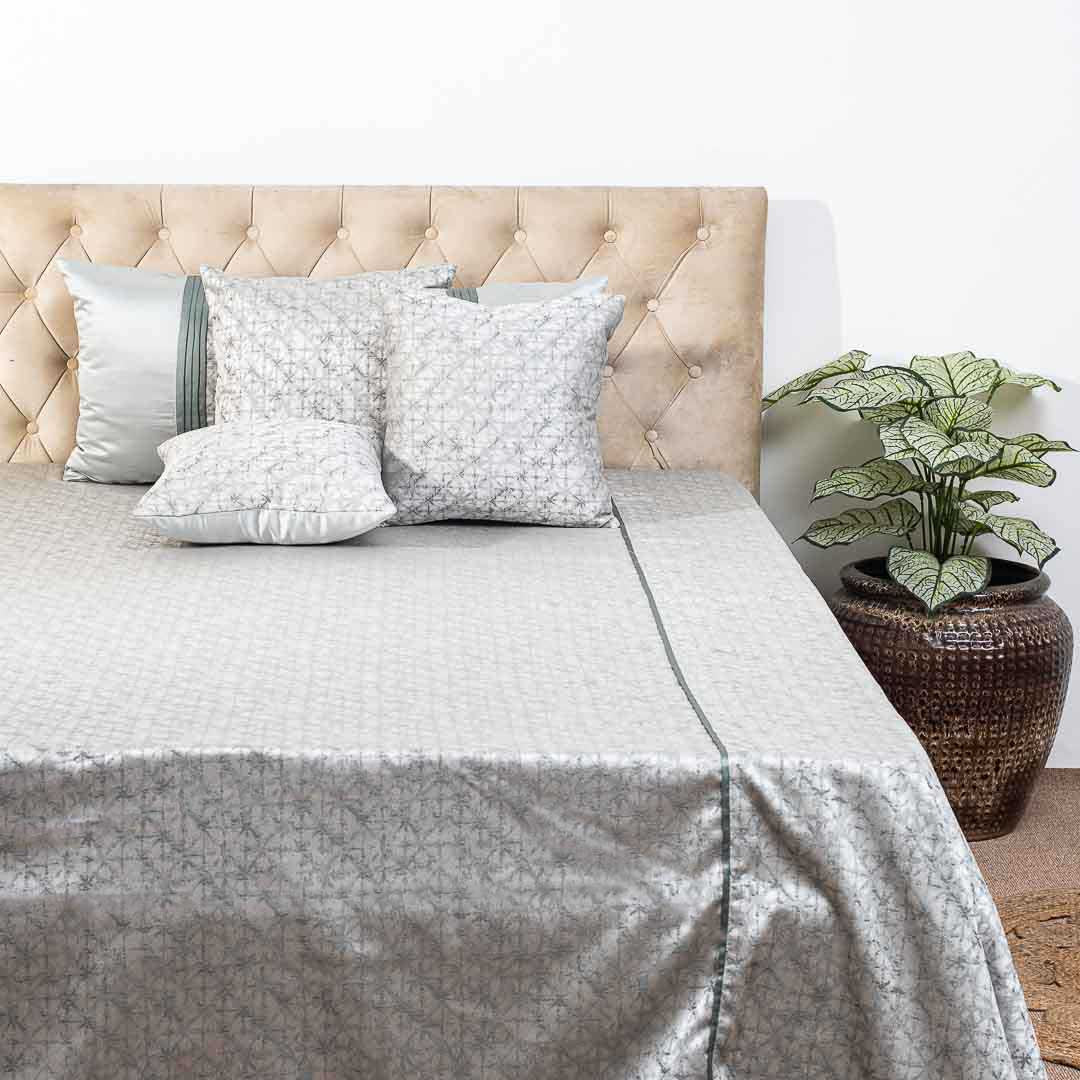 Premium King Size Grey- Silver Jacquard Mix (1+2+2) Bed Cover Design Sixteen