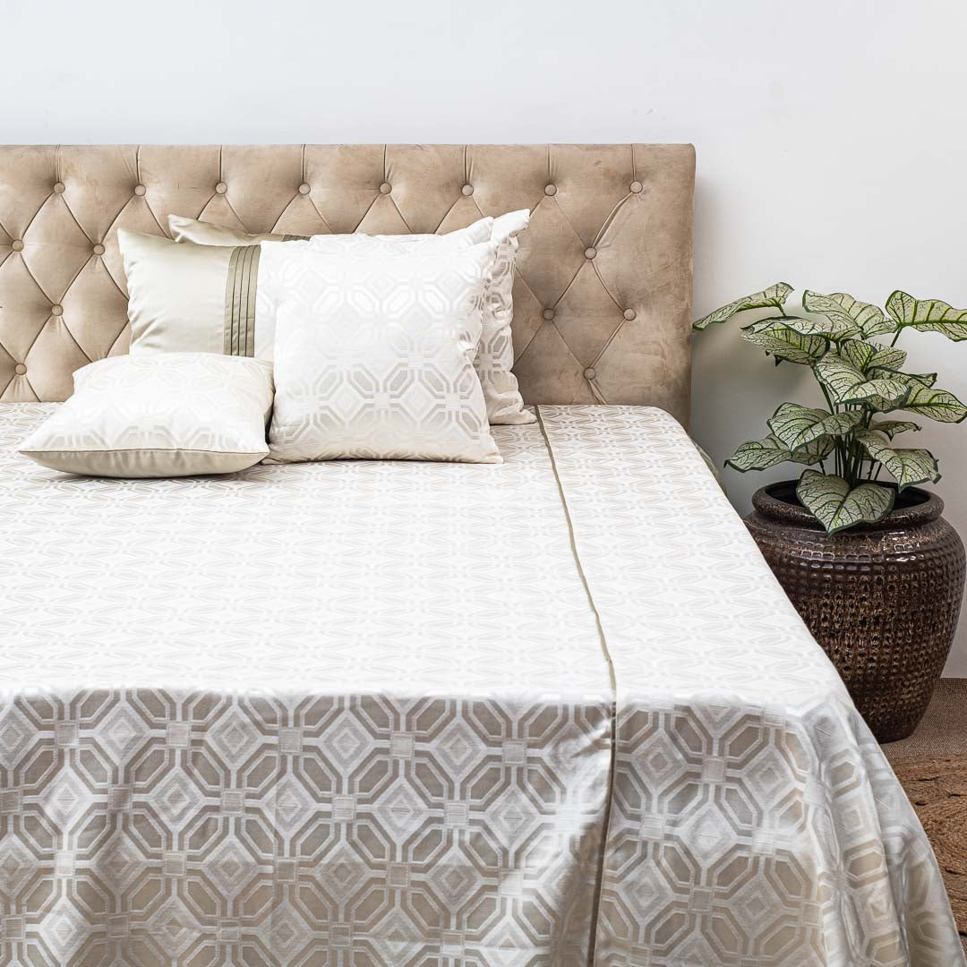 Premium King Size White Jacquard Mix (1+2+2) Bed Cover Design Twenty Six