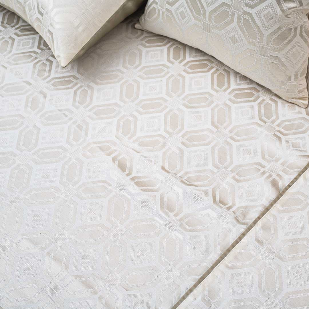 Premium King Size White Jacquard Mix (1+2+2) Bed Cover Design Twenty Six