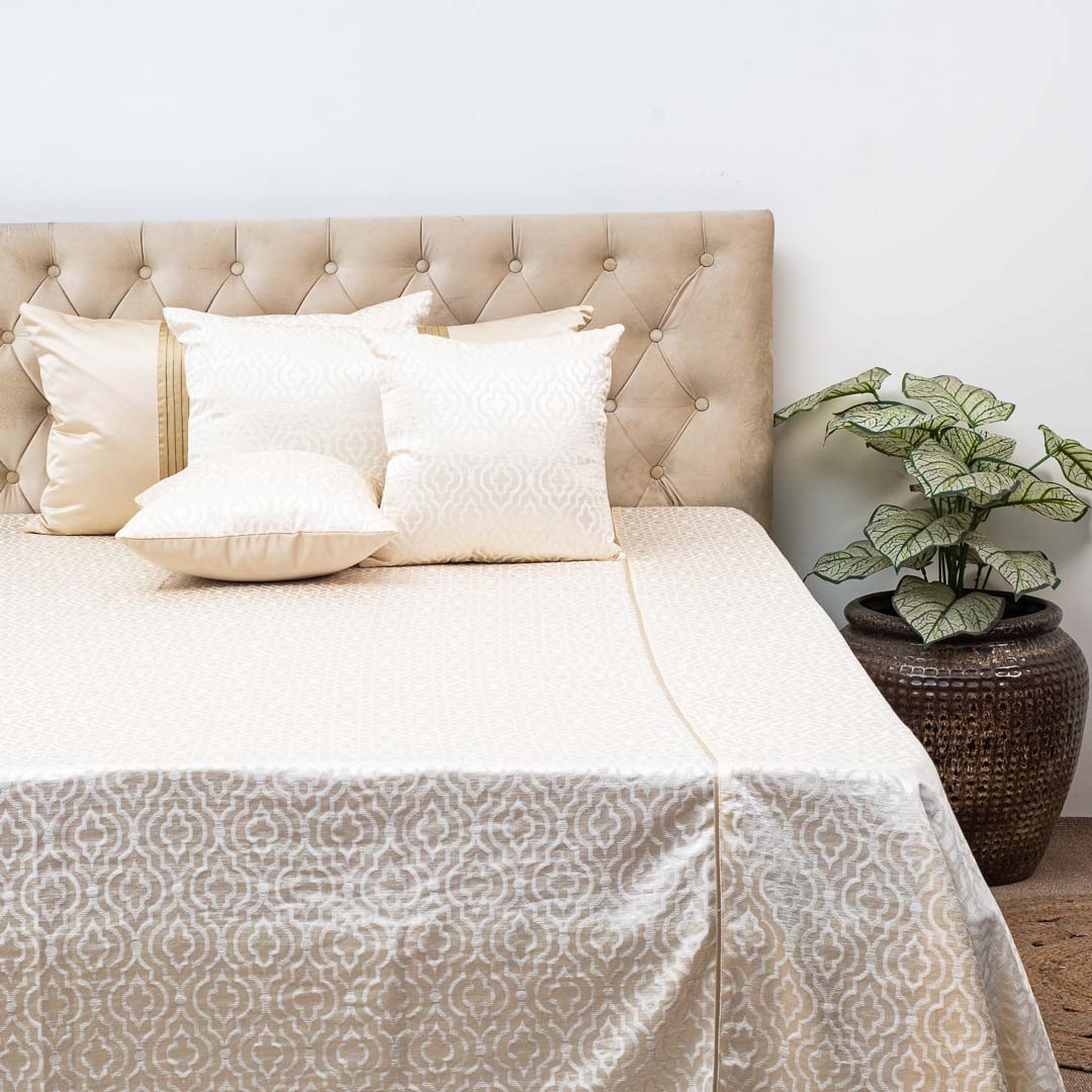Premium King Size Jacquard White- Gold (1+2+2) Bed Cover Design Thirty