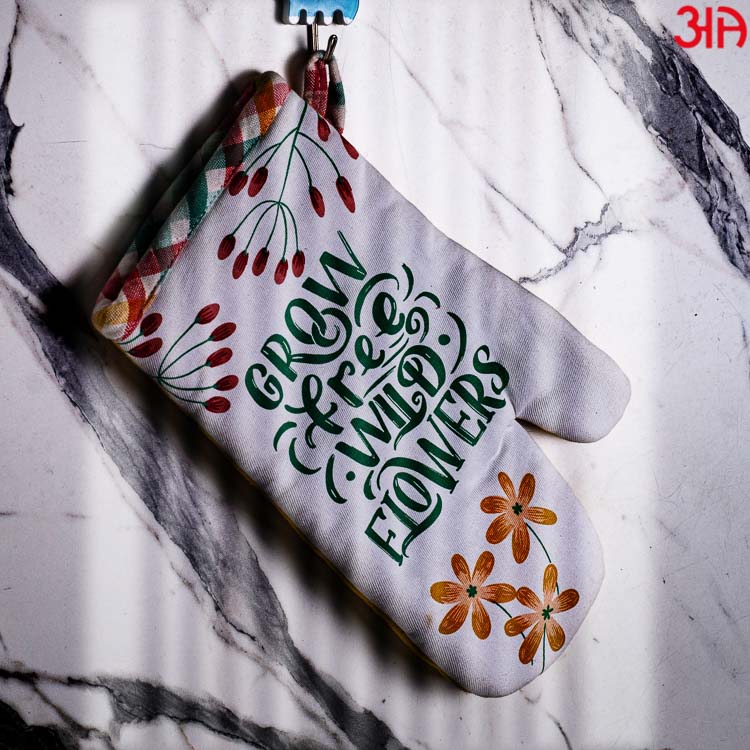 Wild Flowers Printed Cotton Microwave Gloves