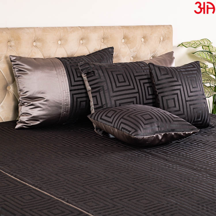 Black king size bedcover set