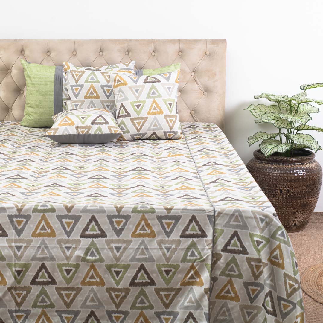 Premium Geometric Triangle Cotton Bedspread – 108×108″ | Design 3