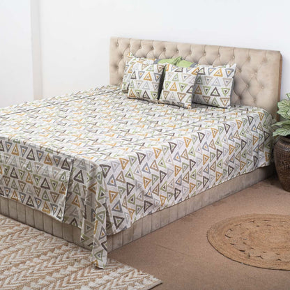 Premium Geometric Triangle Cotton Bedspread – 108×108″ | Design 3