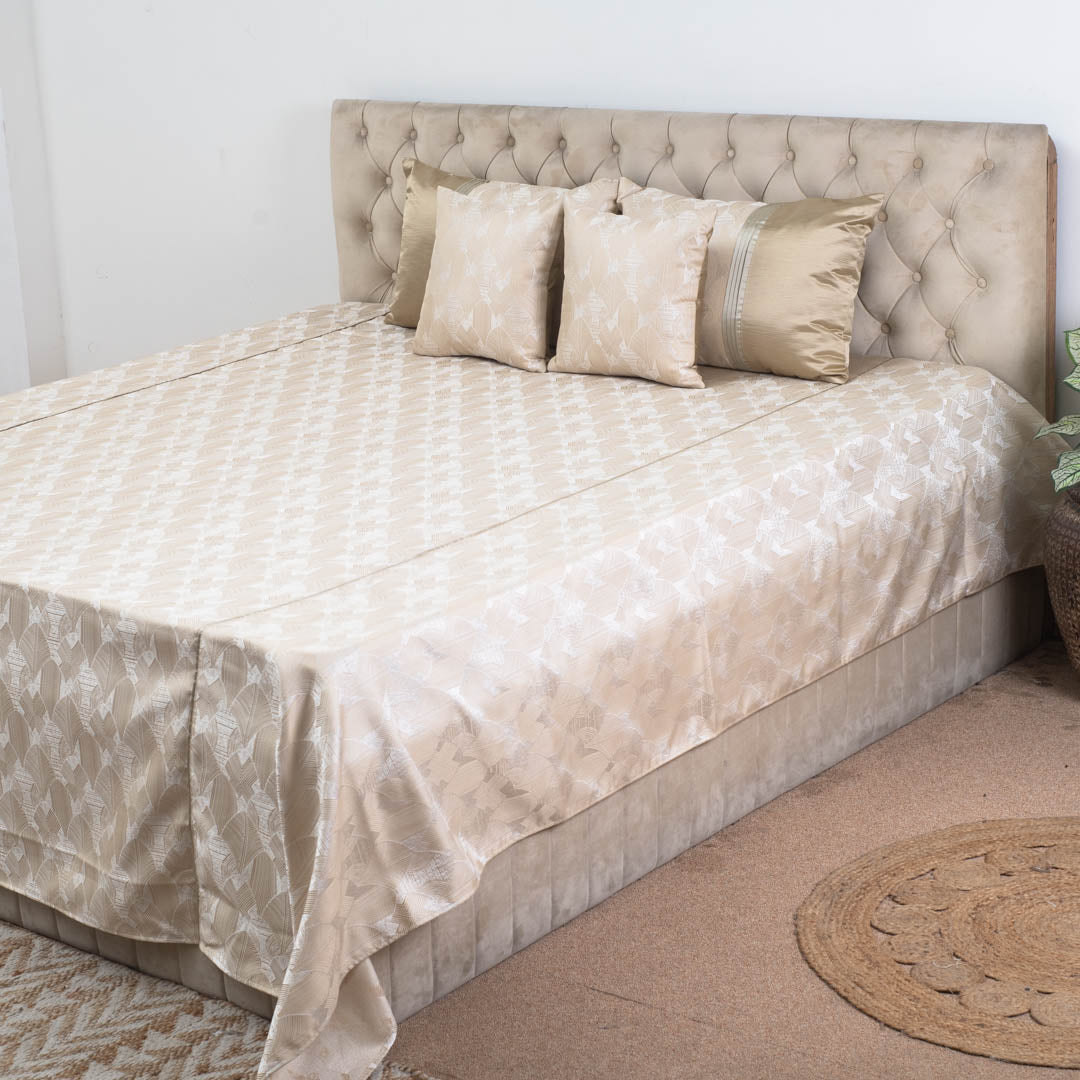 Soft Champagne Leaf Jacquard Bedcover – 100×108″ | Design 37