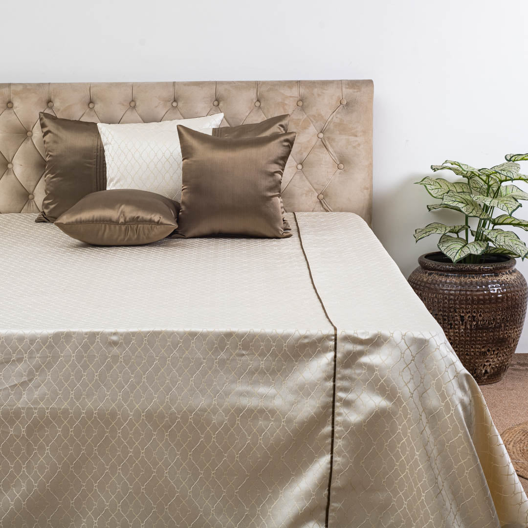 Ivory Lattice Jacquard Bedcover – 100×108″ | Design 1