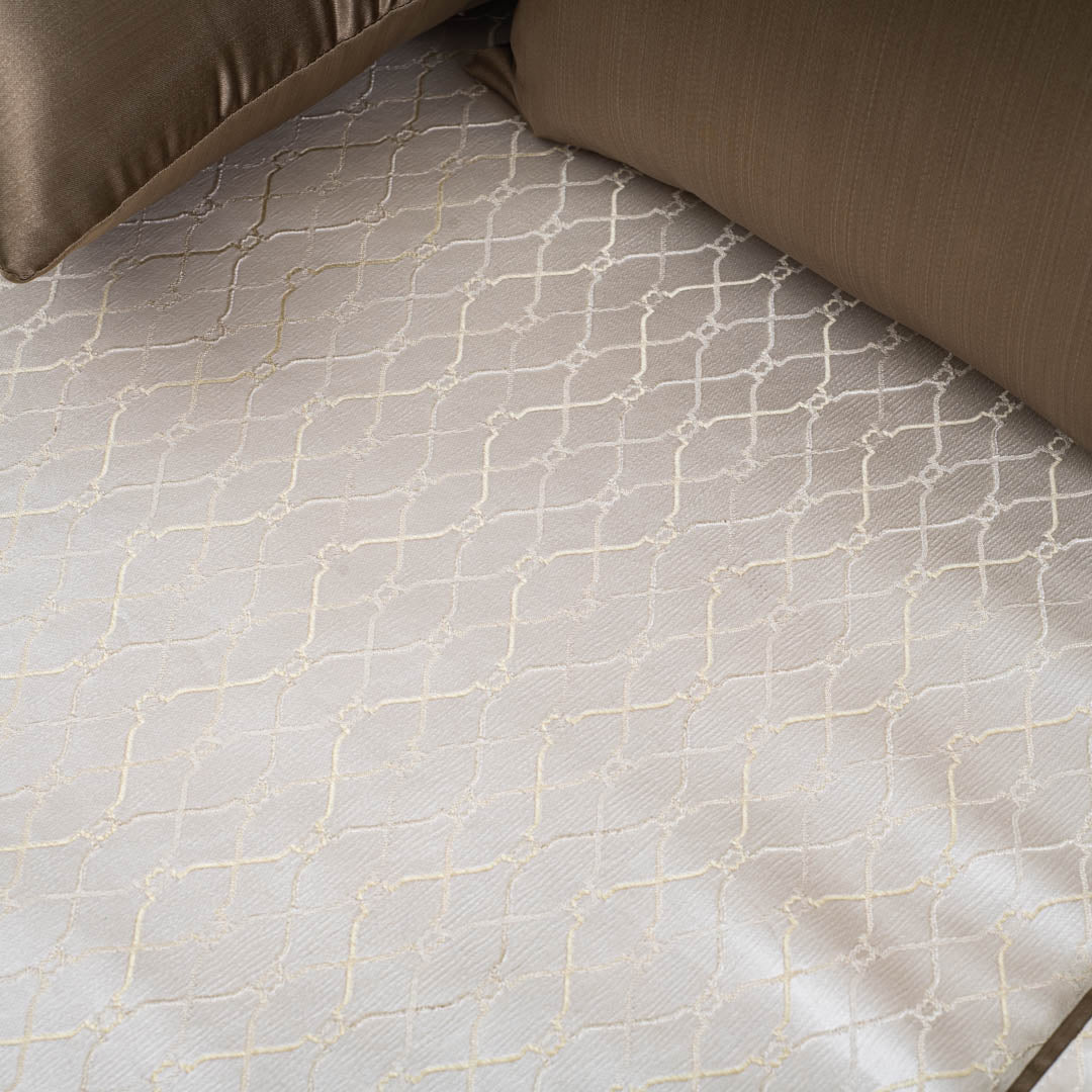 Ivory Lattice Jacquard Bedcover – 100×108″ | Design 1