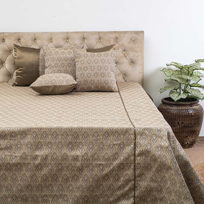 Elegant Taupe Beige Jacquard Luxury Bedcover – 100×108″| Design 2