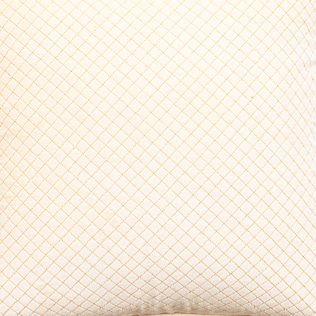 Diamond Stitch Velvet Cushion – 16 × 16 in