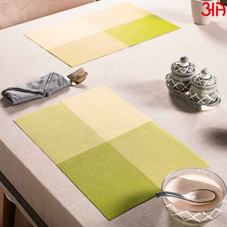 Light Green Four Square Design Pvc Table Mat (2 Pcs Set) (12x18) Inch