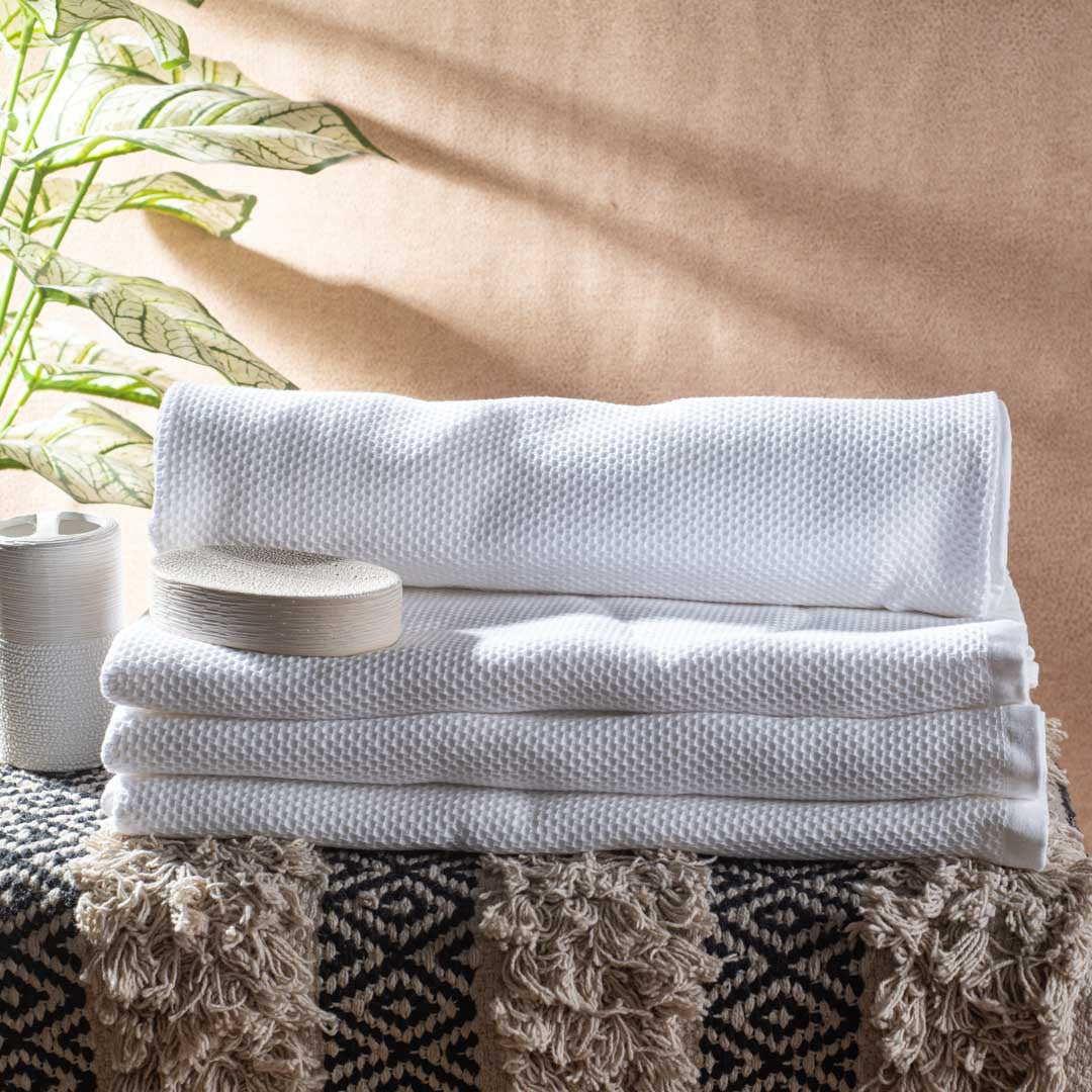 Classic White Waffle Weave Cotton Bath Towel – 76 × 163 cm