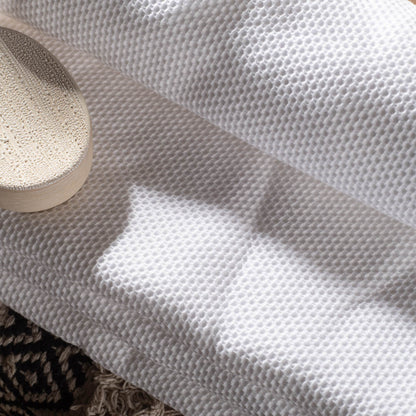 Classic White Waffle Weave Cotton Bath Towel – 76 × 163 cm