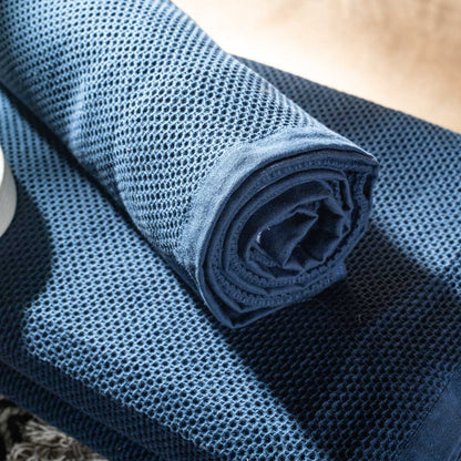 Deep Blue Textured Cotton Bath Towel – 76 × 163 cm