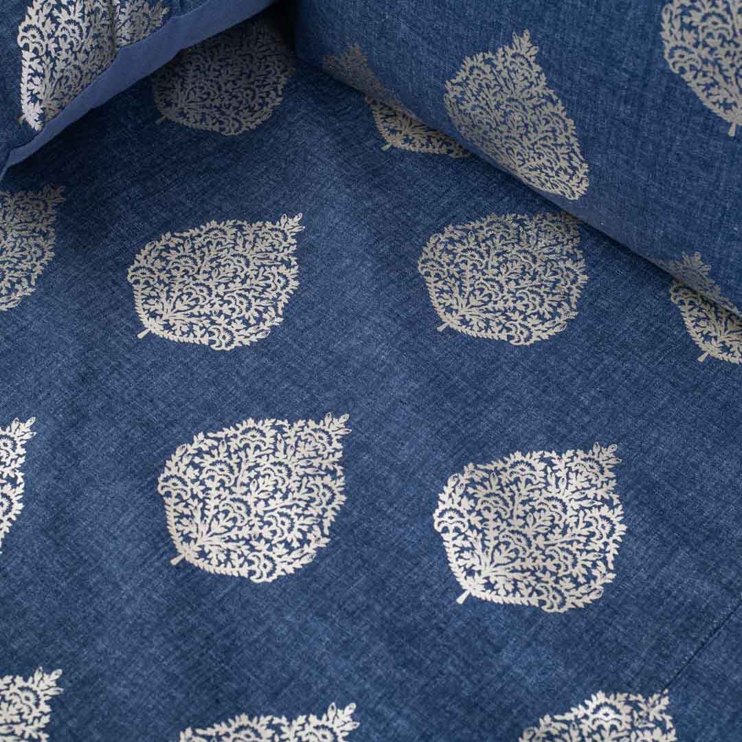 Blue &amp; Silver Floral Motif Polyester Jacquard Bedspread – 100 x 108 Inch
