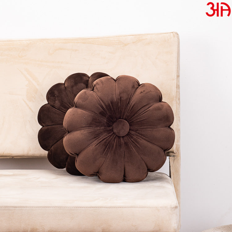 Petal Round Cushion