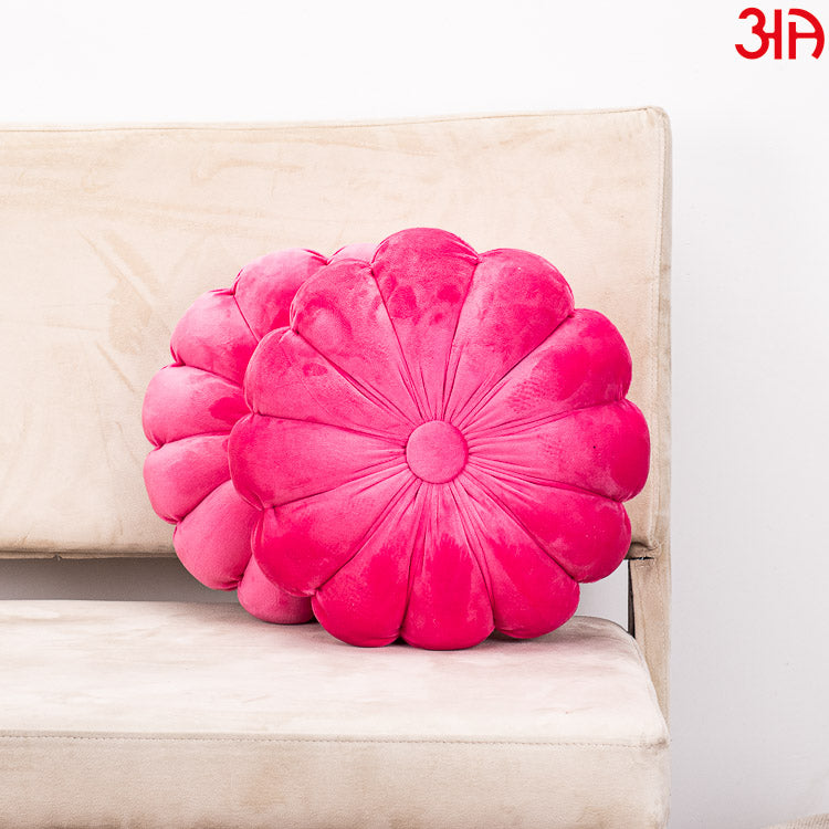 Petal Round Cushion