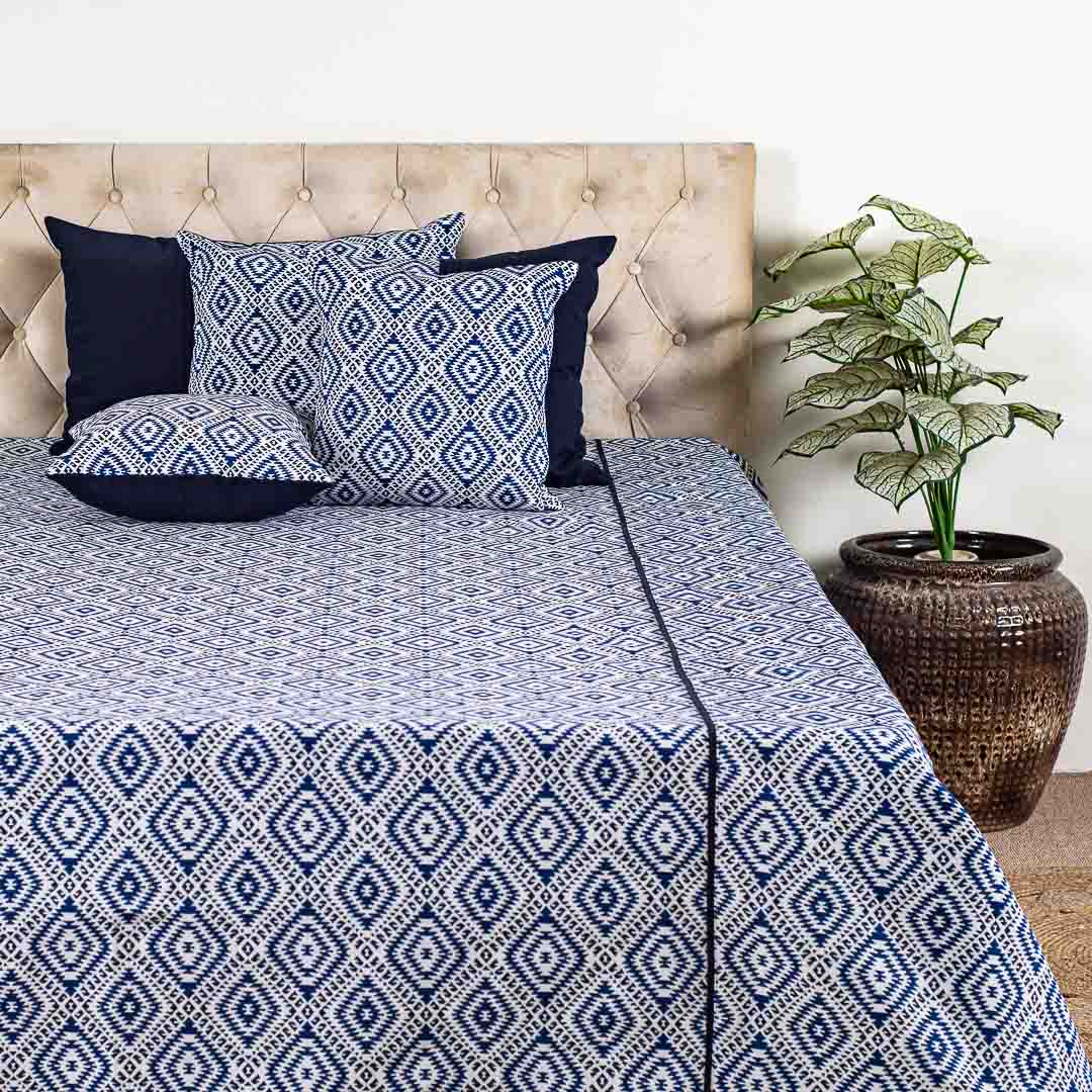 Blue And White Geometric Design Printed King Size (100x108)Inch Bedcover Set (1+2+2)