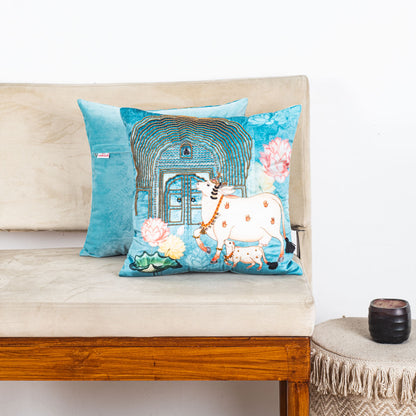 Traditional Cow Artwork Cushion Cover | Premium Home Décor – Aawrun