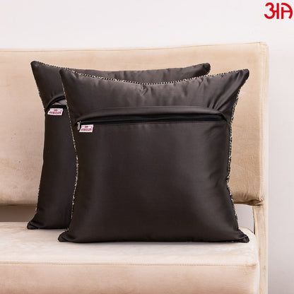 Geometric pattern black cushion4