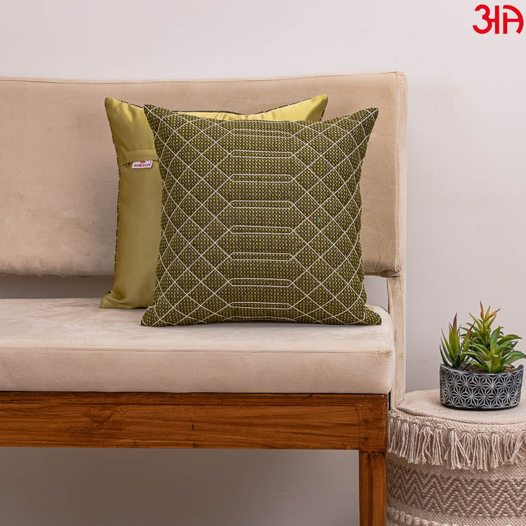 Geometric pattern green cushion2