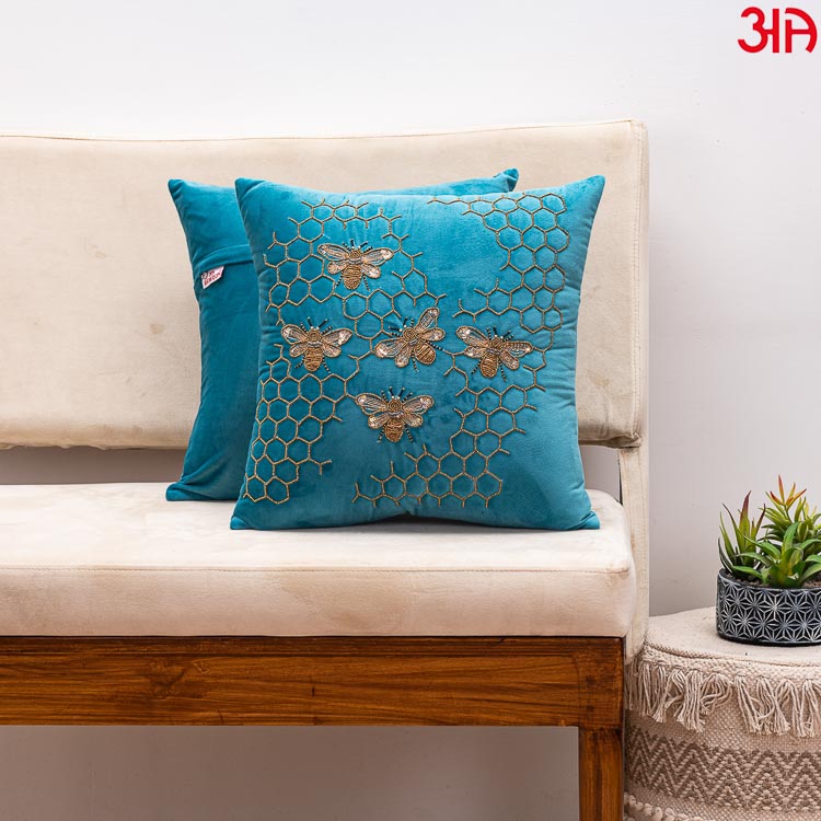 aqua bee design cushion2