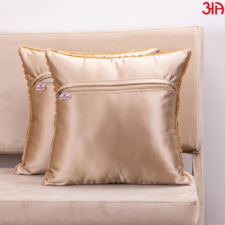 beige fur square cushion4