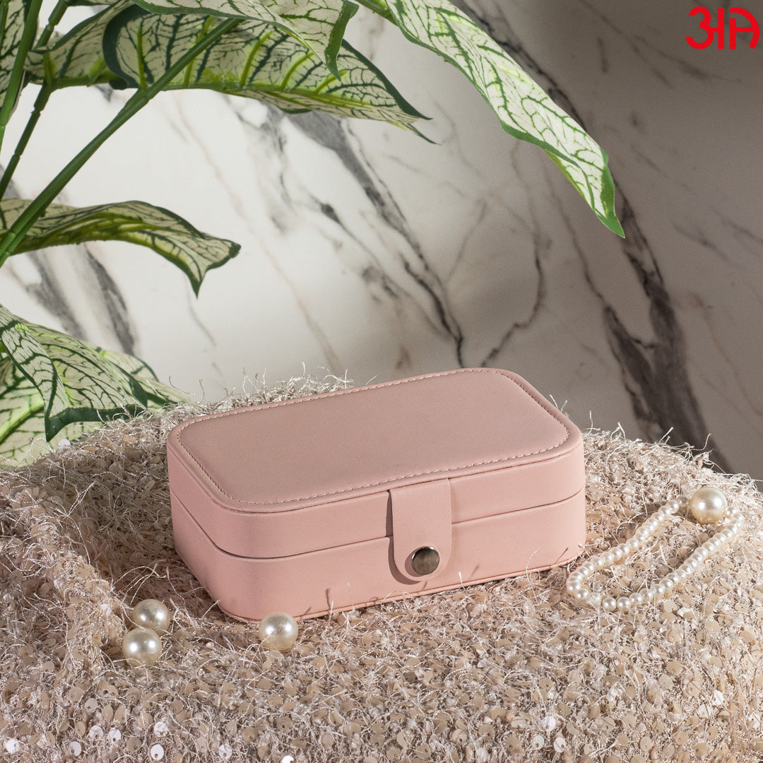 beige portable jewellery box4