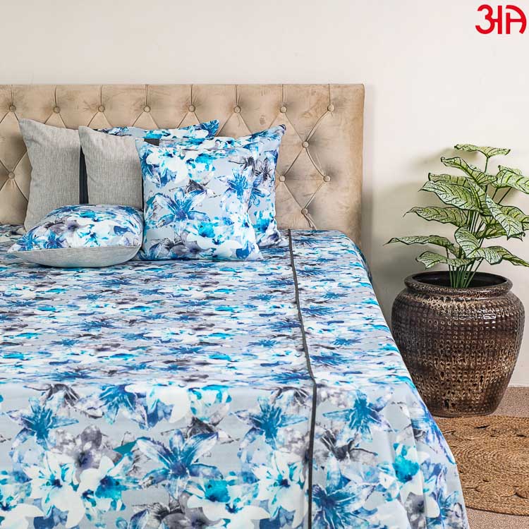 blue white cotton bed cover