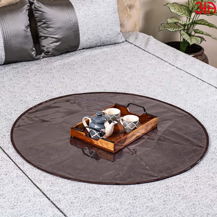 brown round bed mat