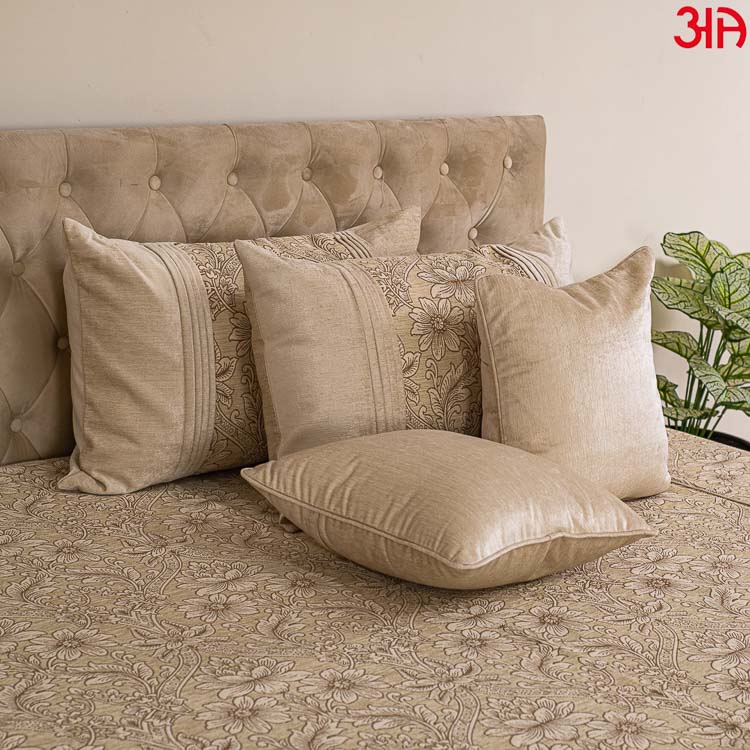 cream floral chenille bed cover2