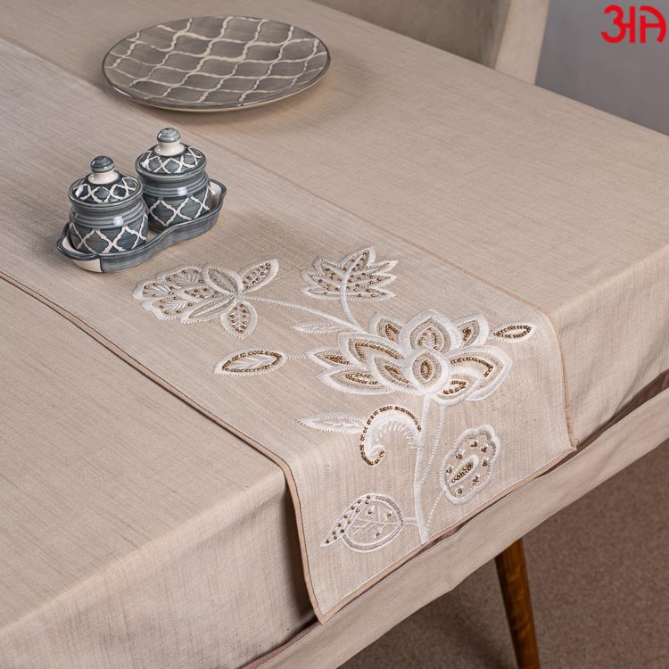 floral design table runner