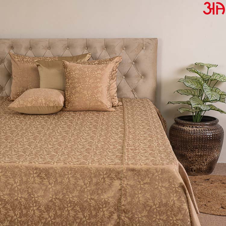 golden jacquard mix bed cover