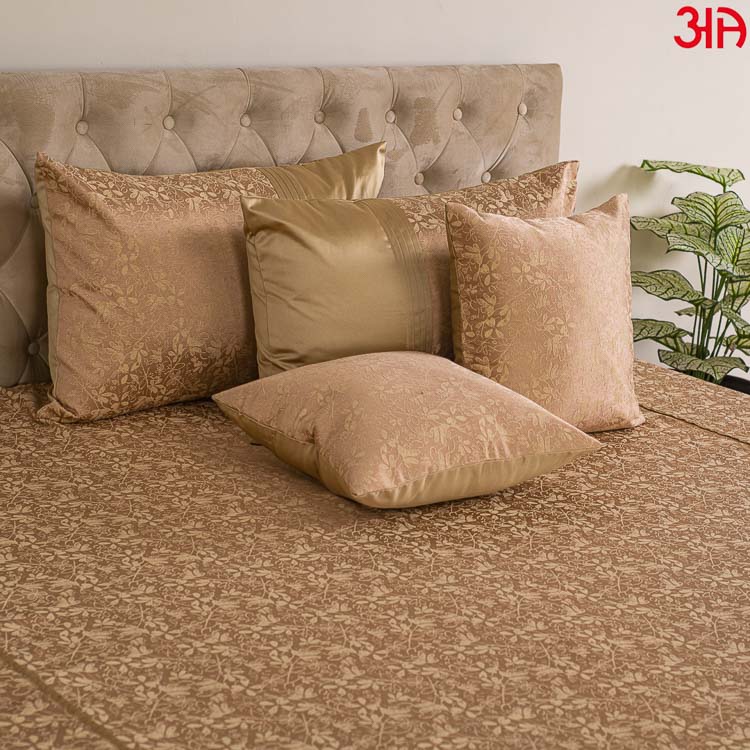 golden jacquard mix bed cover2