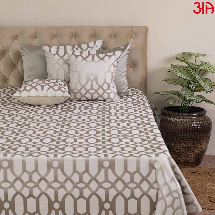 off white jacquard mix bed cover