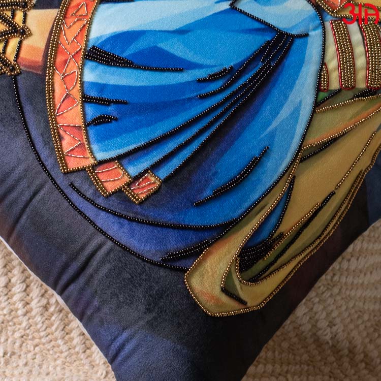 traditional woman embroidery cushion3