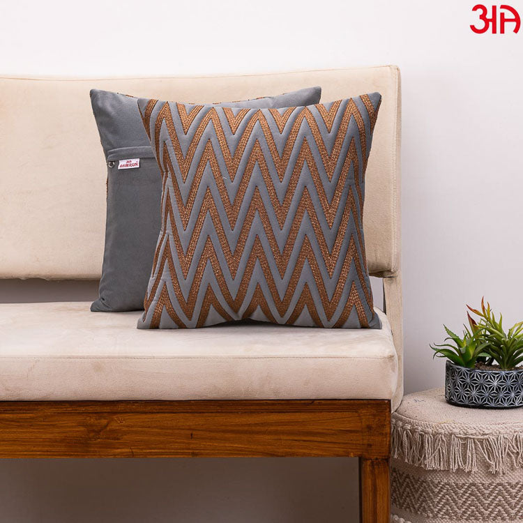 V zig zag grey cushion2