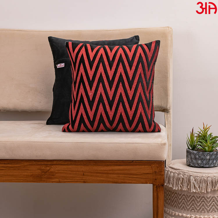 V zig zag red cushion2